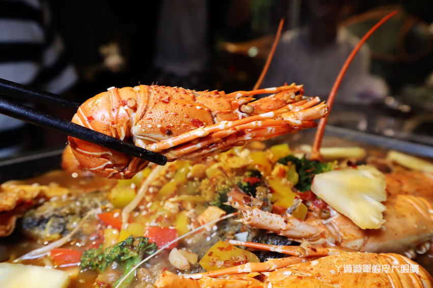新竹宵夜｜海の貨海鮮料理，抖音超夯的重慶麻辣小龍蝦烤魚在新竹也吃得到