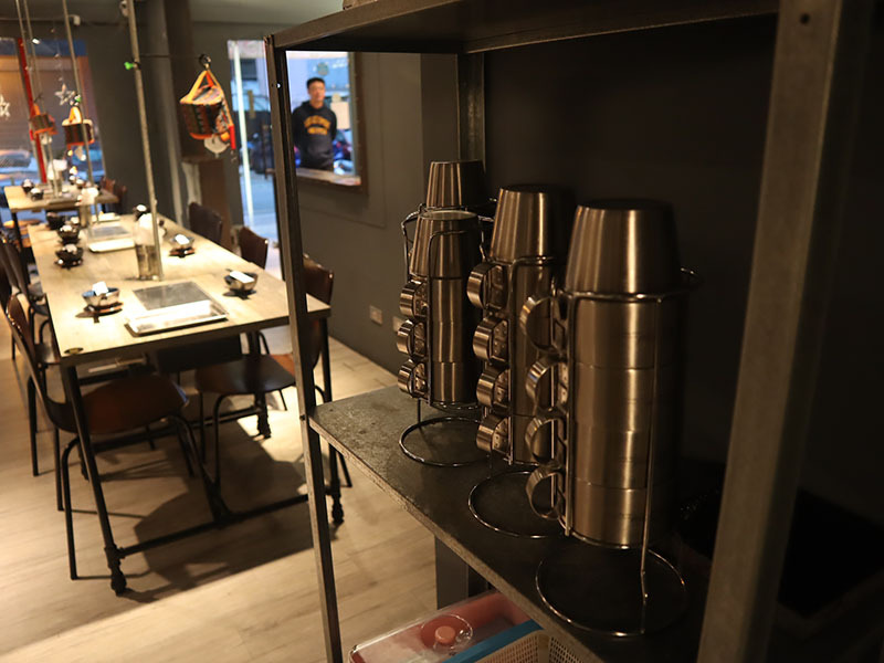 海貨海鮮料理,重慶小龍蝦麻辣烤魚,紅(白)蝦,螃蟹,三杯鳳螺多種選擇美味快炒,滿滿海味,聚餐暢飲無菜單