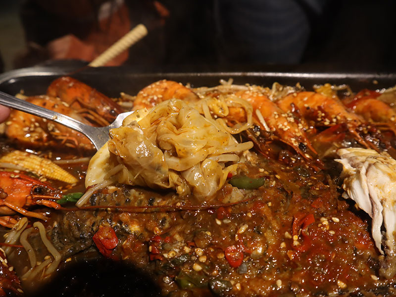 海貨海鮮料理,重慶小龍蝦麻辣烤魚,紅(白)蝦,螃蟹,三杯鳳螺多種選擇美味快炒,滿滿海味,聚餐暢飲無菜單