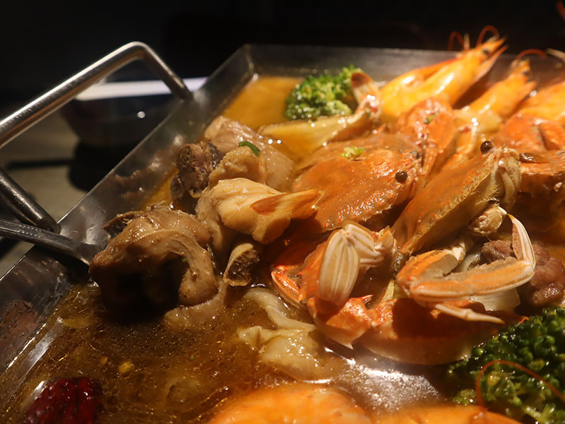 海貨海鮮料理,重慶小龍蝦麻辣烤魚,紅(白)蝦,螃蟹,三杯鳳螺多種選擇美味快炒,滿滿海味,聚餐暢飲無菜單