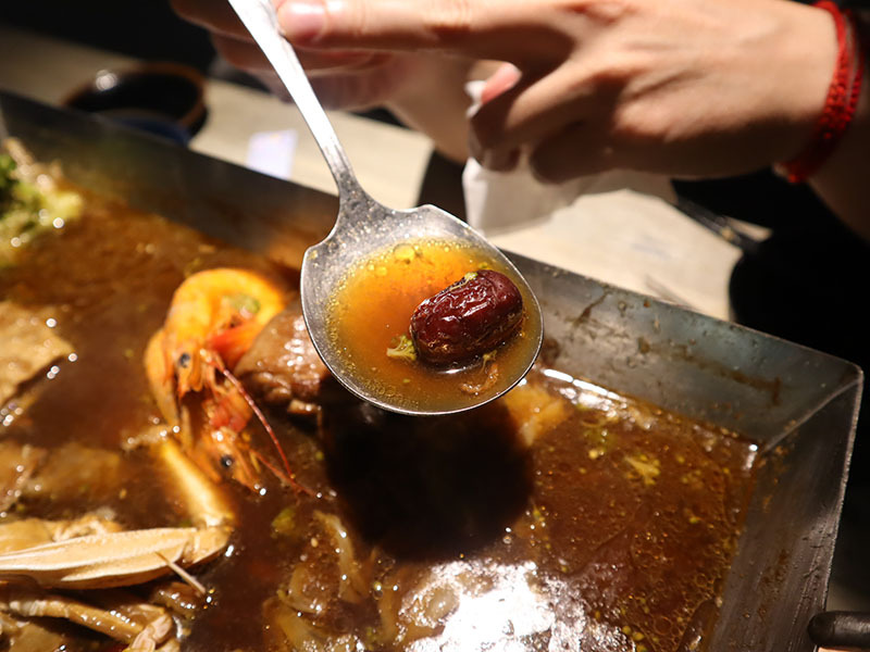 海貨海鮮料理,重慶小龍蝦麻辣烤魚,紅(白)蝦,螃蟹,三杯鳳螺多種選擇美味快炒,滿滿海味,聚餐暢飲無菜單