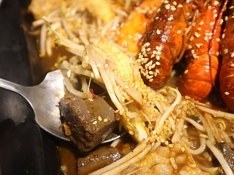 海貨海鮮料理,重慶小龍蝦麻辣烤魚,紅(白)蝦,螃蟹,三杯鳳螺多種選擇美味快炒,滿滿海味,聚餐暢飲無菜單
