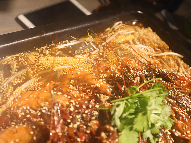 海貨海鮮料理,重慶小龍蝦麻辣烤魚,紅(白)蝦,螃蟹,三杯鳳螺多種選擇美味快炒,滿滿海味,聚餐暢飲無菜單