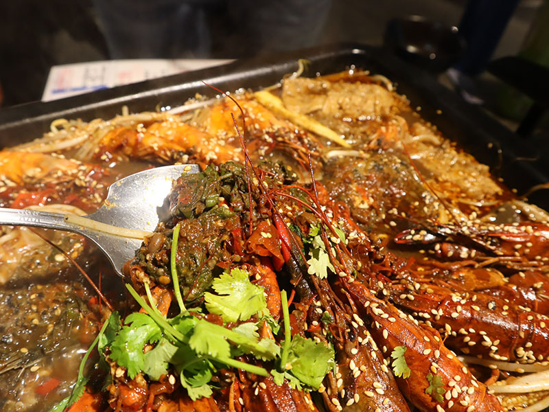 海貨海鮮料理,重慶小龍蝦麻辣烤魚,紅(白)蝦,螃蟹,三杯鳳螺多種選擇美味快炒,滿滿海味,聚餐暢飲無菜單