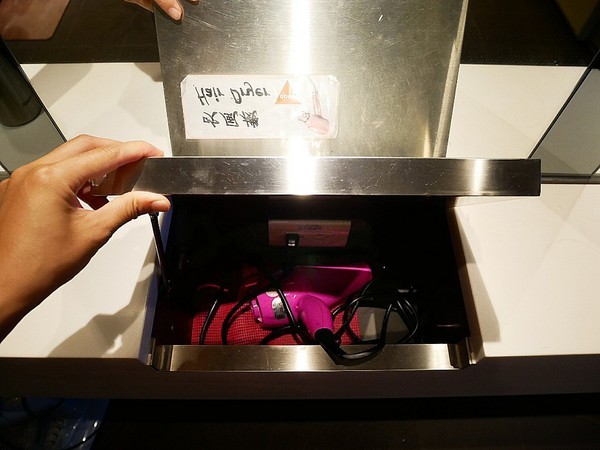 台北發現青旅膠囊旅店：台北發現青旅膠囊旅店-台北遊子旅宿的好選擇  價格親切環境舒適  還有提供早餐  24小時人員留守最安全