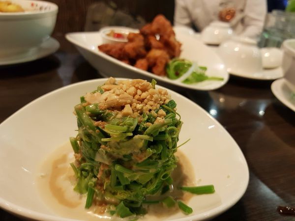 最新菜單『六堆伙房』|不油又不膩的客家料理|平價CP值又高|閉者眼隨便點都好吃|鹹蛋絲瓜麵線|美濃花生豆腐|豆香腐乳雞