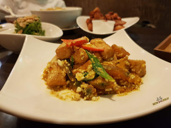 最新菜單『六堆伙房』|不油又不膩的客家料理|平價CP值又高|閉者眼隨便點都好吃|鹹蛋絲瓜麵線|美濃花生豆腐|豆香腐乳雞