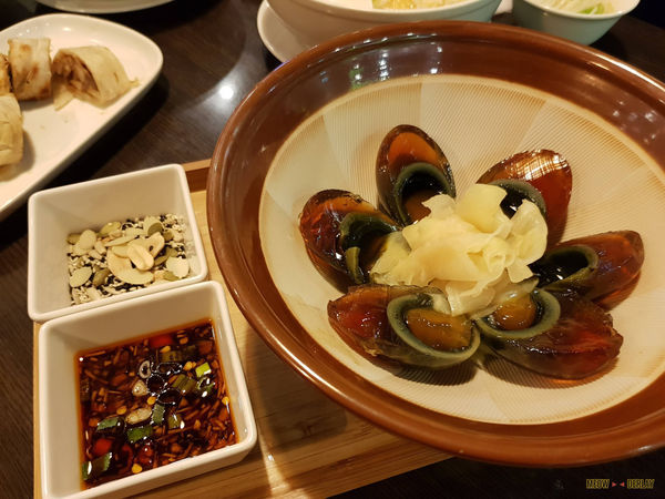 最新菜單『六堆伙房』|不油又不膩的客家料理|平價CP值又高|閉者眼隨便點都好吃|鹹蛋絲瓜麵線|美濃花生豆腐|豆香腐乳雞