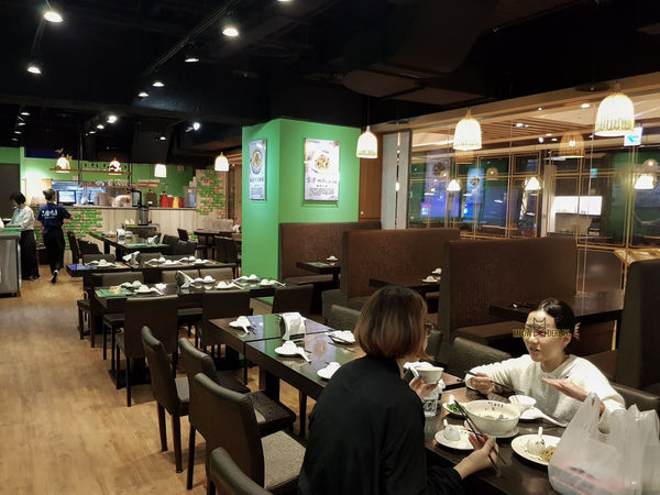 最新菜單『六堆伙房』|不油又不膩的客家料理|平價CP值又高|閉者眼隨便點都好吃|鹹蛋絲瓜麵線|美濃花生豆腐|豆香腐乳雞