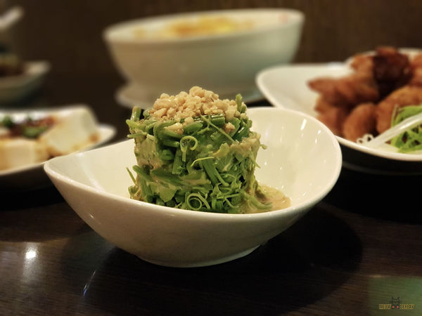 最新菜單『六堆伙房』|不油又不膩的客家料理|平價CP值又高|閉者眼隨便點都好吃|鹹蛋絲瓜麵線|美濃花生豆腐|豆香腐乳雞