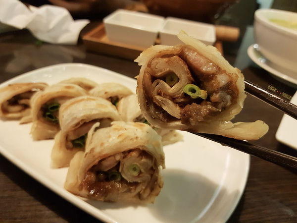 最新菜單『六堆伙房』|不油又不膩的客家料理|平價CP值又高|閉者眼隨便點都好吃|鹹蛋絲瓜麵線|美濃花生豆腐|豆香腐乳雞