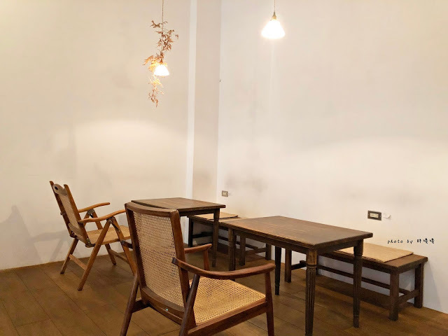 【嘉義 西區】霜空咖啡🍰國華街上的低調小店，沒有醒目招牌，卻有令人回味再三的美味甜點，IG熱門打卡點，沉靜優雅的氣氛，值得一訪再訪💕