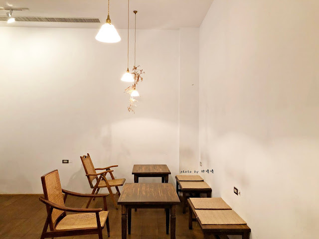 【嘉義 西區】霜空咖啡🍰國華街上的低調小店，沒有醒目招牌，卻有令人回味再三的美味甜點，IG熱門打卡點，沉靜優雅的氣氛，值得一訪再訪💕