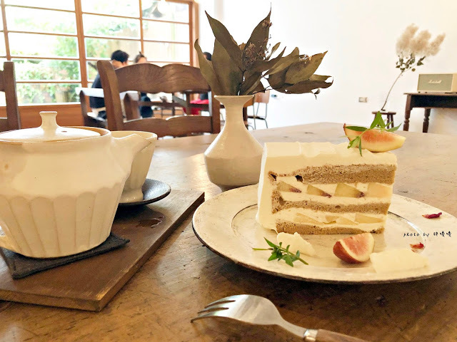 【嘉義 西區】霜空咖啡🍰國華街上的低調小店，沒有醒目招牌，卻有令人回味再三的美味甜點，IG熱門打卡點，沉靜優雅的氣氛，值得一訪再訪💕