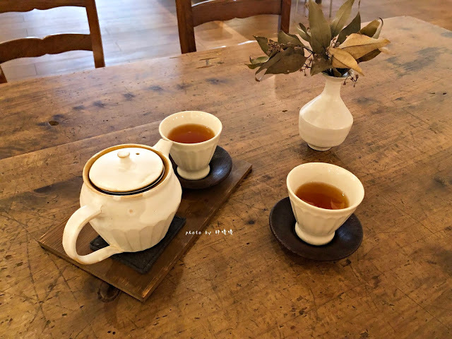 【嘉義 西區】霜空咖啡🍰國華街上的低調小店，沒有醒目招牌，卻有令人回味再三的美味甜點，IG熱門打卡點，沉靜優雅的氣氛，值得一訪再訪💕