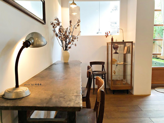 【嘉義 西區】霜空咖啡🍰國華街上的低調小店，沒有醒目招牌，卻有令人回味再三的美味甜點，IG熱門打卡點，沉靜優雅的氣氛，值得一訪再訪💕