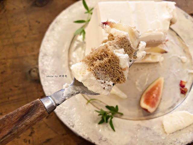 【嘉義 西區】霜空咖啡🍰國華街上的低調小店，沒有醒目招牌，卻有令人回味再三的美味甜點，IG熱門打卡點，沉靜優雅的氣氛，值得一訪再訪💕