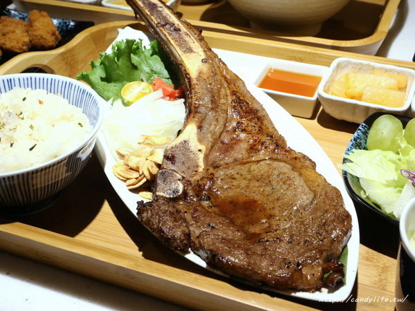 松牛川町：台中美食│松牛川町〃大里美食推薦！現場炙燒巨無霸戰斧，多人聚餐推薦，可包場～