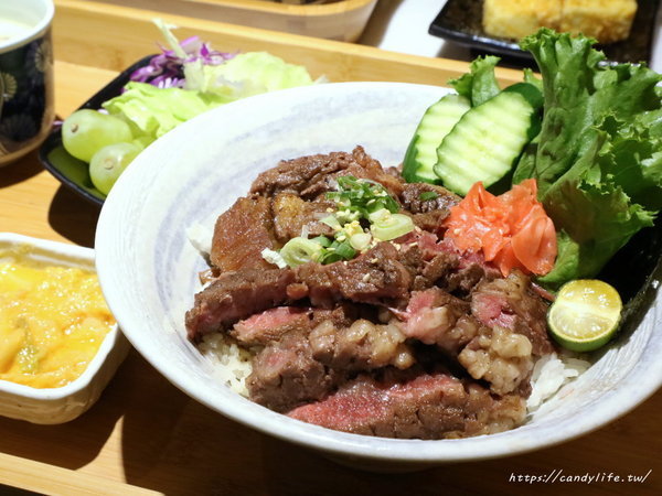 松牛川町：台中美食│松牛川町〃大里美食推薦！現場炙燒巨無霸戰斧，多人聚餐推薦，可包場～