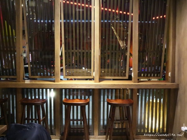 松牛川町：台中美食│松牛川町〃大里美食推薦！現場炙燒巨無霸戰斧，多人聚餐推薦，可包場～