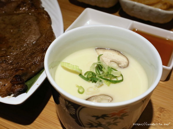 松牛川町：台中美食│松牛川町〃大里美食推薦！現場炙燒巨無霸戰斧，多人聚餐推薦，可包場～