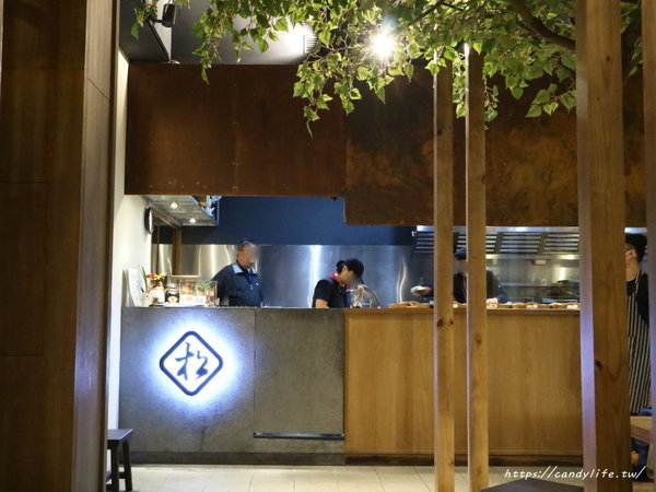 松牛川町：台中美食│松牛川町〃大里美食推薦！現場炙燒巨無霸戰斧，多人聚餐推薦，可包場～