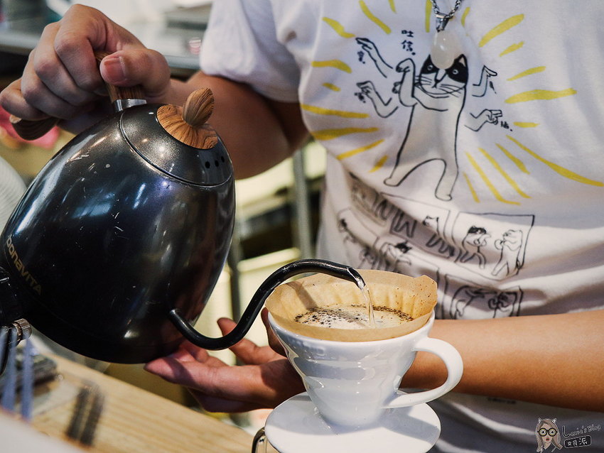 東區咖啡廳》世界沖煮大賽冠軍王策咖啡廳VWI by CHADWANG，超級簡質感風格咖啡廳，手沖精品咖啡推薦 - Lexies Blog，寫食派