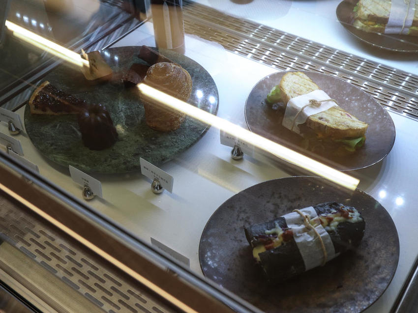 東區咖啡廳》世界沖煮大賽冠軍王策咖啡廳VWI by CHADWANG，超級簡質感風格咖啡廳，手沖精品咖啡推薦 - Lexies Blog，寫食派