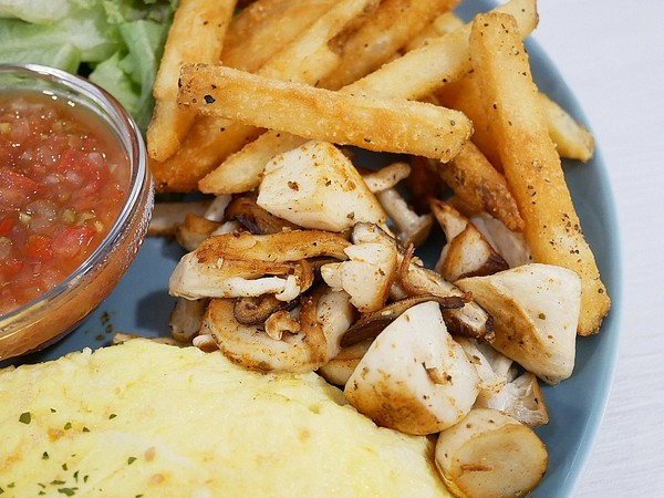 CHOW CHOW CAFE 巧巧咖啡:CHOW CHOW CAFE 巧巧咖啡- 台中南屯輕食早午餐 專打精品咖啡 是悠閒午茶的好選擇