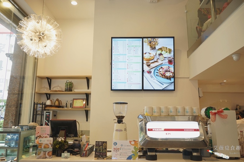 巧巧咖啡 CHOW CHOW CAFE