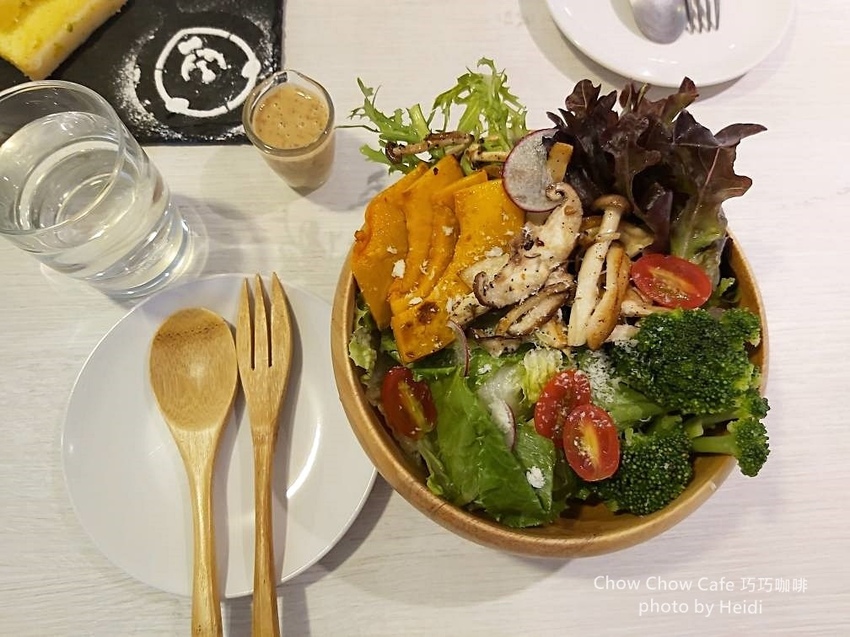 台中南屯下午茶 Chow Chow Cafe 巧巧咖啡 菇菇溫莎拉.jpg
