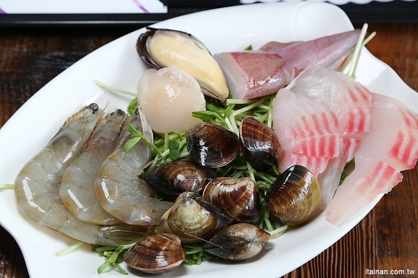 台南火鍋簡餐｜森鑶複合式餐廳~新開幕!視覺與美味兼具的森林系餐廳，享受都市中的森林氣息! - 台南好Food遊