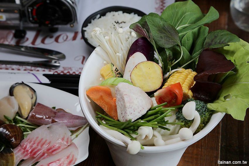 台南火鍋簡餐｜森鑶複合式餐廳~新開幕!視覺與美味兼具的森林系餐廳，享受都市中的森林氣息! - 台南好Food遊