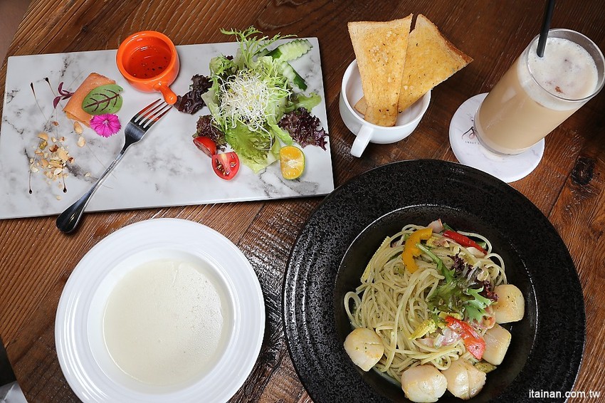 台南火鍋簡餐｜森鑶複合式餐廳~新開幕!視覺與美味兼具的森林系餐廳，享受都市中的森林氣息! - 台南好Food遊