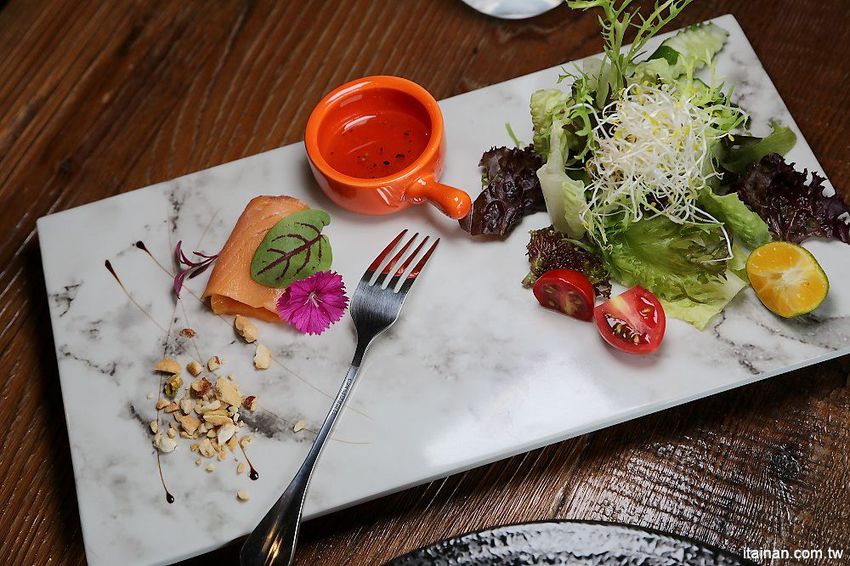 台南火鍋簡餐｜森鑶複合式餐廳~新開幕!視覺與美味兼具的森林系餐廳，享受都市中的森林氣息! - 台南好Food遊