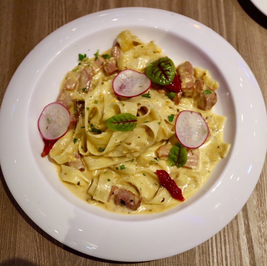 鹹蛋黃奶油培根鳥巢麵 鹹蛋黃奶油培根鳥巢麵