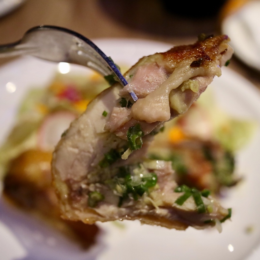 經典凱薩配香煎蔥油雞捲 經典凱薩配香煎蔥油雞捲