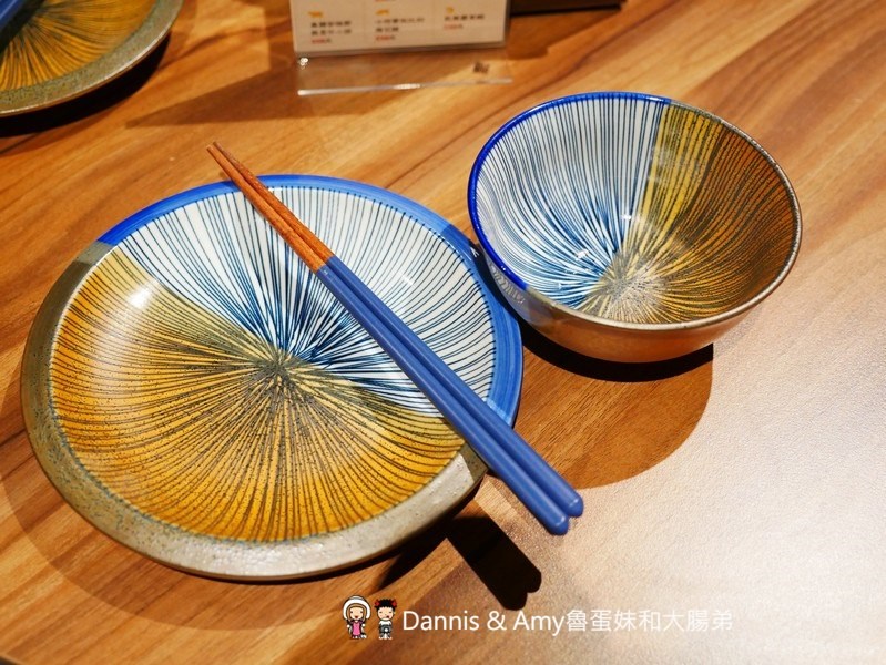 《新竹竹北美食》 韋爐復刻食鍋。以盤計價想吃什麼自己拿。食材新鮮現點現切肉品大推薦。復古空間一起圍爐吃美味石頭火鍋 ︱影片