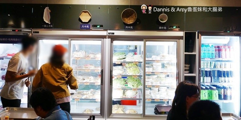 《新竹竹北美食》 韋爐復刻食鍋。以盤計價想吃什麼自己拿。食材新鮮現點現切肉品大推薦。復古空間一起圍爐吃美味石頭火鍋 ︱影片