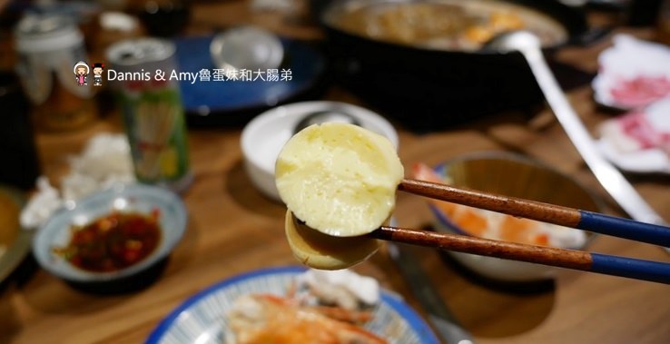 《新竹竹北美食》 韋爐復刻食鍋。以盤計價想吃什麼自己拿。食材新鮮現點現切肉品大推薦。復古空間一起圍爐吃美味石頭火鍋 ︱影片