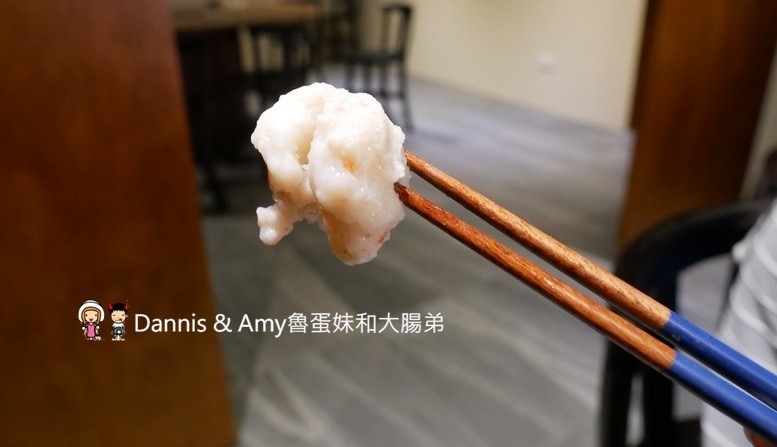 《新竹竹北美食》 韋爐復刻食鍋。以盤計價想吃什麼自己拿。食材新鮮現點現切肉品大推薦。復古空間一起圍爐吃美味石頭火鍋 ︱影片