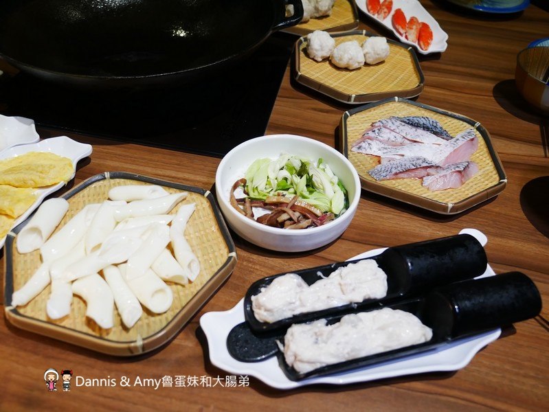 《新竹竹北美食》 韋爐復刻食鍋。以盤計價想吃什麼自己拿。食材新鮮現點現切肉品大推薦。復古空間一起圍爐吃美味石頭火鍋 ︱影片