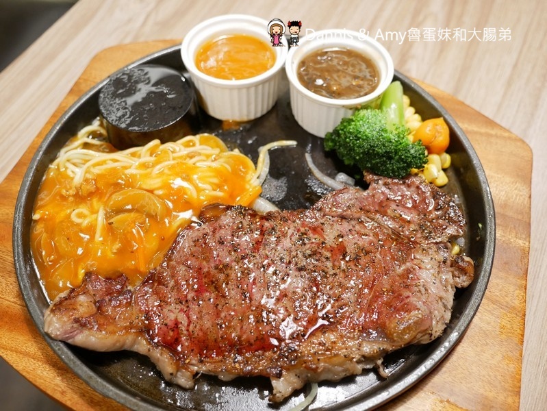 《新竹牛排推薦》牛室炙燒牛排。沙拉x披薩x咖哩飯x炸物小菜 x飲料甜點冰淇淋自助吧吃到飽 ｜情人節聖誕節約會朋友聚餐好去處（影片）