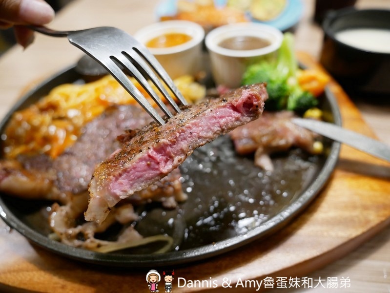《新竹牛排推薦》牛室炙燒牛排。沙拉x披薩x咖哩飯x炸物小菜 x飲料甜點冰淇淋自助吧吃到飽 ｜情人節聖誕節約會朋友聚餐好去處（影片）