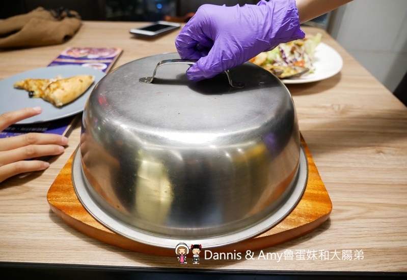 《新竹牛排推薦》牛室炙燒牛排。沙拉x披薩x咖哩飯x炸物小菜 x飲料甜點冰淇淋自助吧吃到飽 ｜情人節聖誕節約會朋友聚餐好去處（影片）