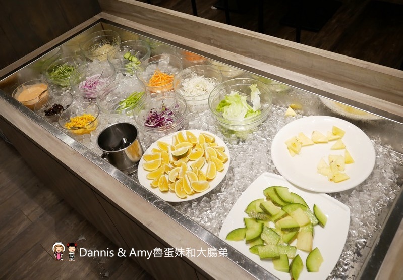 《新竹牛排推薦》牛室炙燒牛排。沙拉x披薩x咖哩飯x炸物小菜 x飲料甜點冰淇淋自助吧吃到飽 ｜情人節聖誕節約會朋友聚餐好去處（影片）