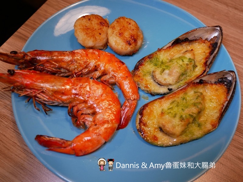 《新竹牛排推薦》牛室炙燒牛排。沙拉x披薩x咖哩飯x炸物小菜 x飲料甜點冰淇淋自助吧吃到飽 ｜情人節聖誕節約會朋友聚餐好去處（影片）