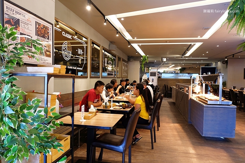 牛室炙燒牛排。地表史上最狂吃到飽,只要299元,牛排+披蕯、buffert 通通無限呷免驚! @蹦啾♥謝蘿莉 La vie heureuse