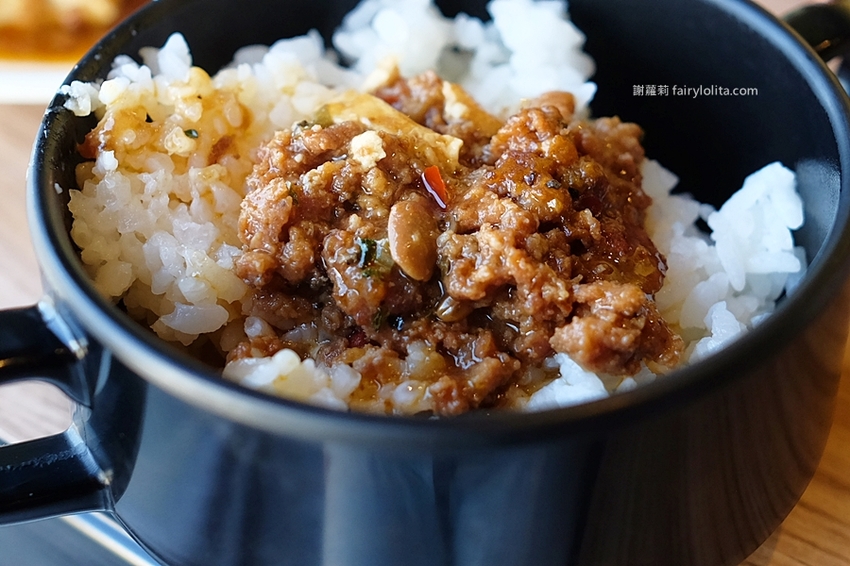 牛室炙燒牛排。地表史上最狂吃到飽,只要299元,牛排+披蕯、buffert 通通無限呷免驚! @蹦啾♥謝蘿莉 La vie heureuse