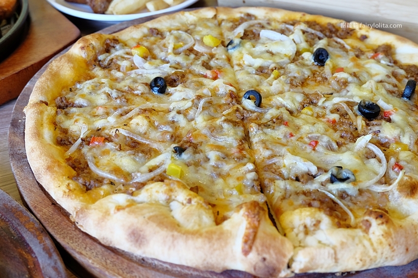 牛室炙燒牛排。地表史上最狂吃到飽,只要299元,牛排+披蕯、buffert 通通無限呷免驚! @蹦啾♥謝蘿莉 La vie heureuse